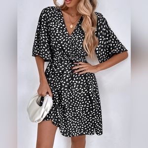 💜 💛 New! Black and White Stunning Dress! Modest. L See Video.